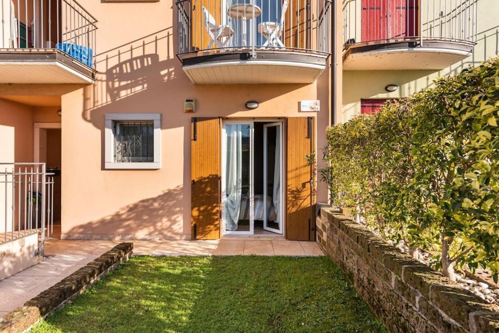 Oliva Apartment - Featuring A Private Garden And Access To A Pool Barcuzzi Extérieur photo